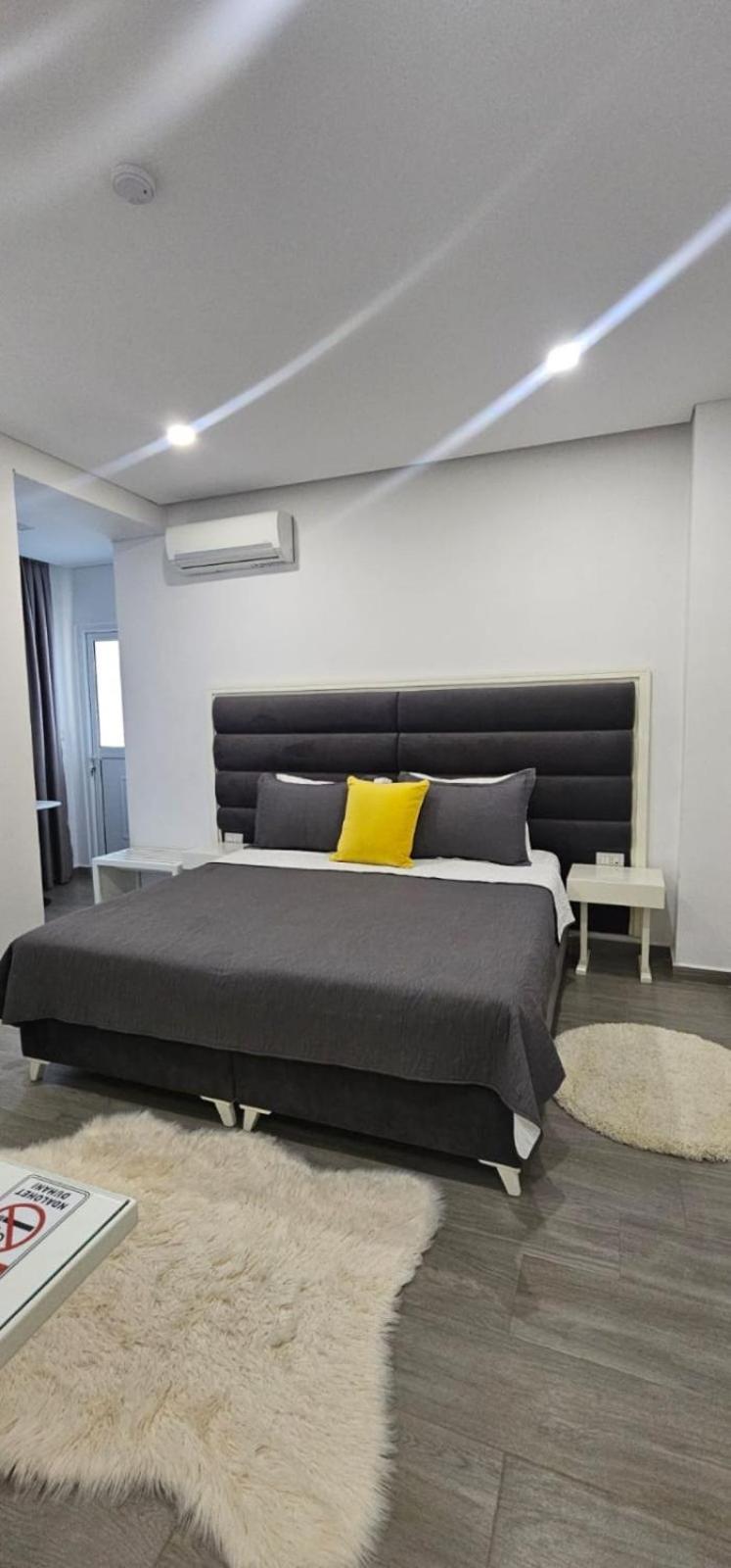 Hotel Edina Apartments By Hp Sarandë Exterior foto